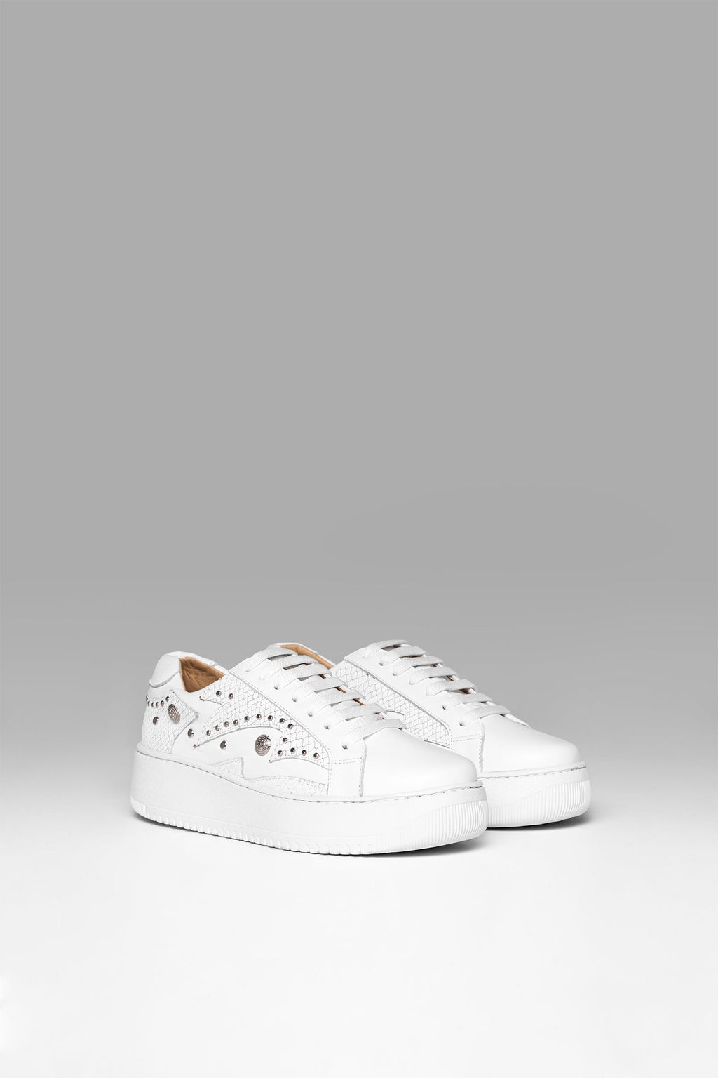 Sneakers Cloud Woo White Reptile Studs